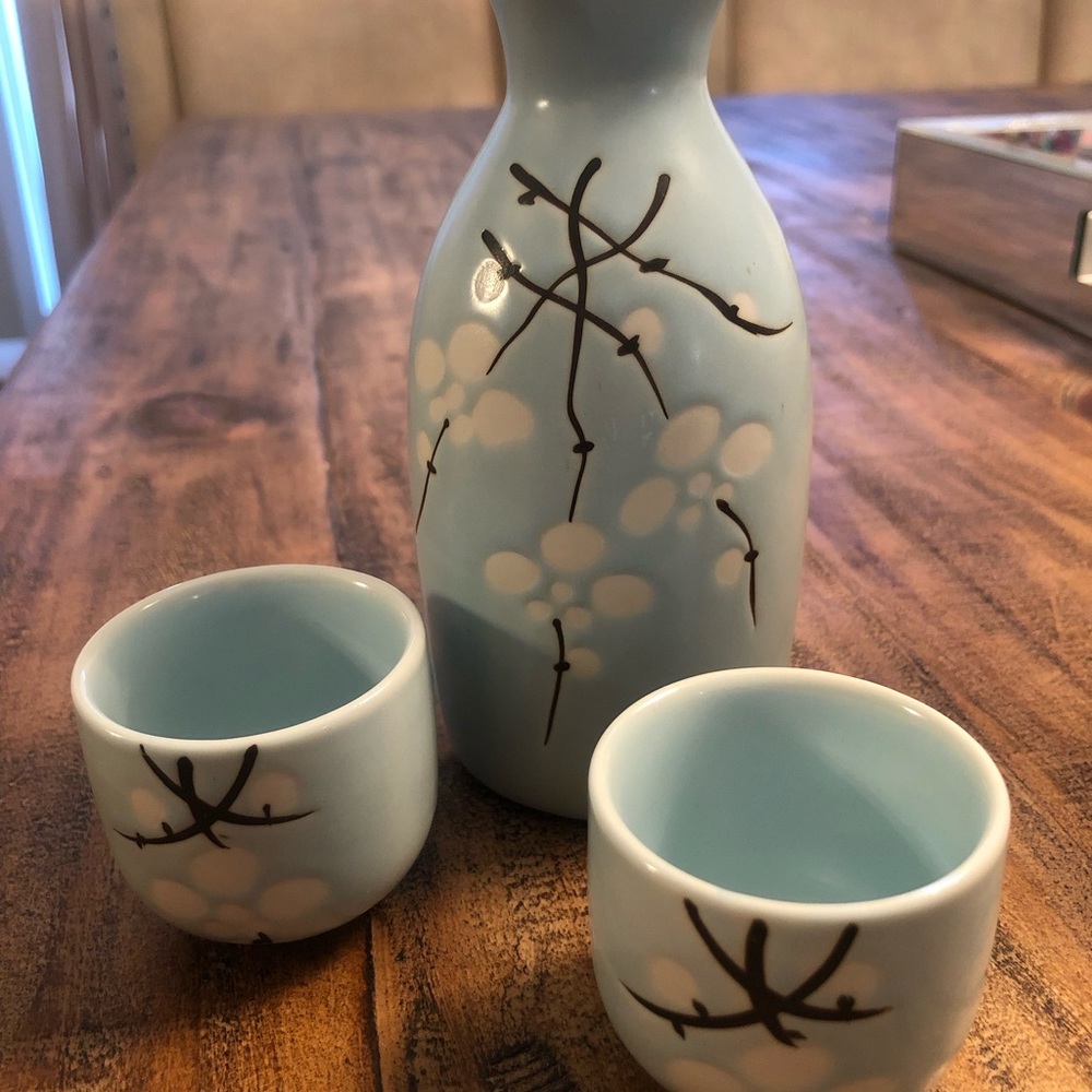 Sake set - Picture 3 of 4